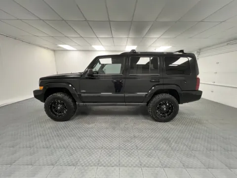 More photos of 2007 Jeep Commander Sport at MAG CDJR, MO