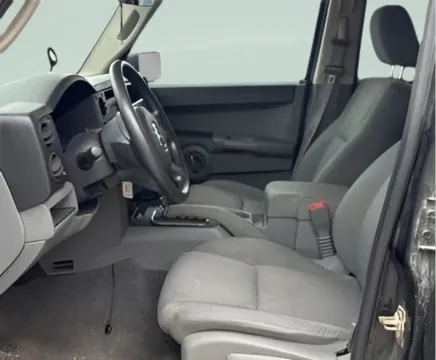 More photos of 2007 Jeep Commander Sport at MAG CDJR, MO