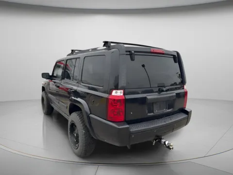 More photos of 2007 Jeep Commander Sport at MAG CDJR, MO