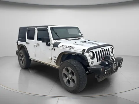 White 2017 Jeep Wrangler Unlimited Sahara for sale in Chillicothe, MO
