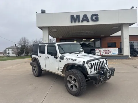 White 2017 Jeep Wrangler Unlimited Sahara for sale in Chillicothe, MO