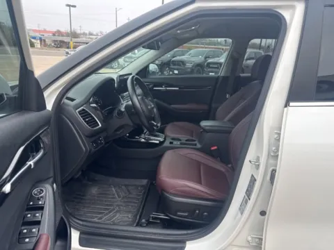 More photos of 2023 Kia Seltos SX at MAG CDJR, MO