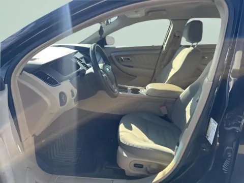 More photos of 2016 Ford Taurus SE at MAG CDJR, MO