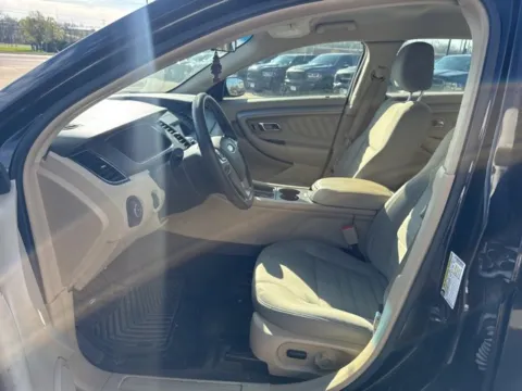 More photos of 2016 Ford Taurus SE at MAG CDJR, MO