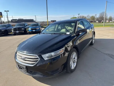 Photos of 2016 Ford Taurus SE for sale in Chillicothe, MO at MAG CDJR