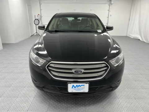 Photos of 2016 Ford Taurus SE for sale in Chillicothe, MO at MAG CDJR