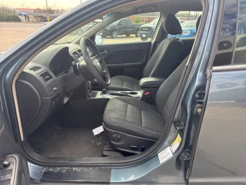 More photos of 2012 Ford Fusion SE at MAG CDJR, MO