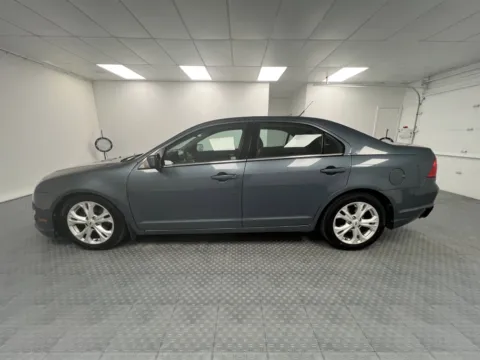 More photos of 2012 Ford Fusion SE at MAG CDJR, MO