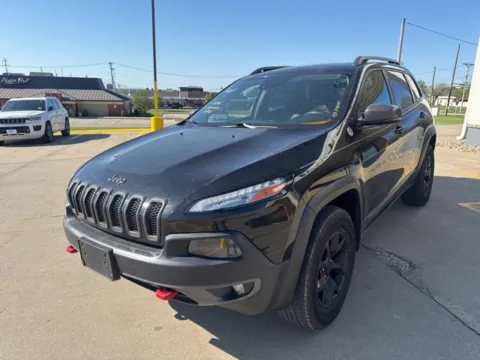 Photos of 2015 Jeep Cherokee Trailhawk for sale in Chillicothe, MO at MAG CDJR