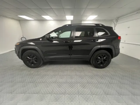 More photos of 2015 Jeep Cherokee Trailhawk at MAG CDJR, MO