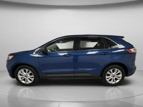 More photos of 2022 Ford Edge SEL at MAG CDJR, MO
