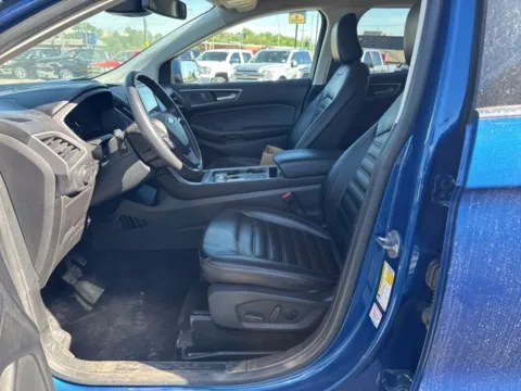 More photos of 2022 Ford Edge SEL at MAG CDJR, MO