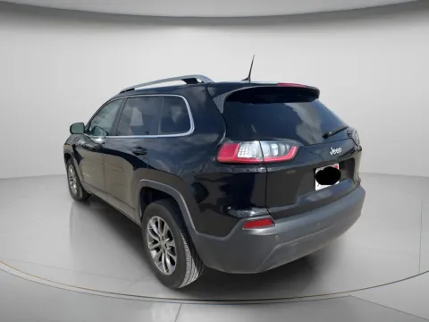 More photos of 2019 Jeep Cherokee Latitude Plus at MAG CDJR, MO