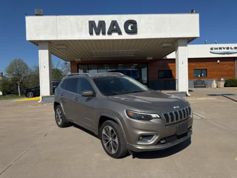 Brown 2019 Jeep Cherokee Overland for sale in Chillicothe, MO