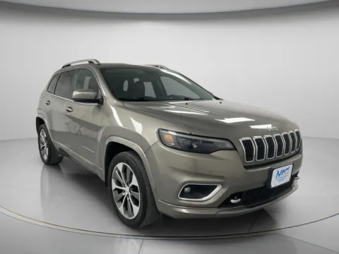 Photos of 2019 Jeep Cherokee Overland for sale in Chillicothe, MO at MAG CDJR