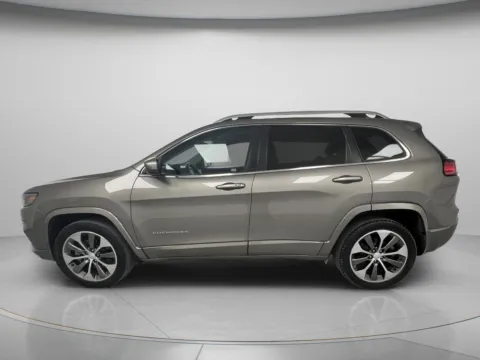 More photos of 2019 Jeep Cherokee Overland at MAG CDJR, MO