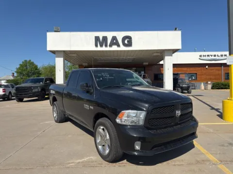 Black 2017 Ram 1500 Express for sale in Chillicothe, MO