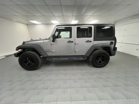 More photos of 2013 Jeep Wrangler Unlimited Sport at MAG CDJR, MO
