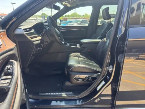 More photos of 2022 Jeep Grand Cherokee 4xe Summit at MAG CDJR, MO