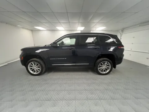 More photos of 2022 Jeep Grand Cherokee 4xe Summit at MAG CDJR, MO