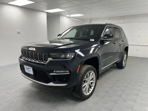 Another view of 2022 Jeep Grand Cherokee 4xe Summit for sale in Chillicothe, MO at MAG CDJR