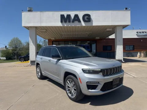 Silver 2022 Jeep Grand Cherokee 4xe Summit for sale in Chillicothe, MO