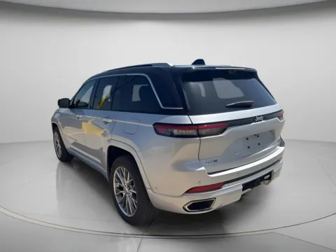 More photos of 2022 Jeep Grand Cherokee 4xe Summit at MAG CDJR, MO