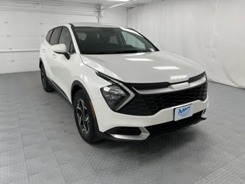 White 2023 Kia Sportage LX for sale in Chillicothe, MO
