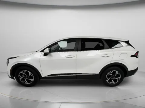More photos of 2023 Kia Sportage LX at MAG CDJR, MO