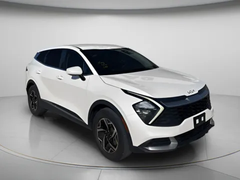 White 2023 Kia Sportage LX for sale in Chillicothe, MO