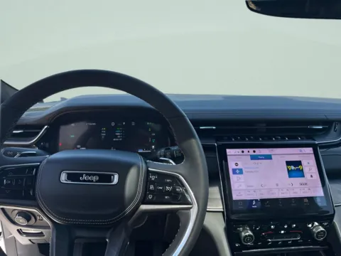 Another view of 2022 Jeep Grand Cherokee 4xe Overland for sale in Chillicothe, MO at MAG CDJR