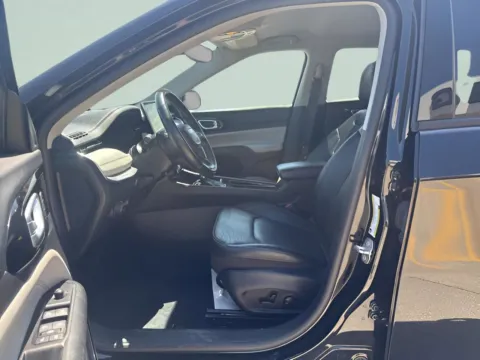 More photos of 2022 Jeep Compass Limited at MAG CDJR, MO