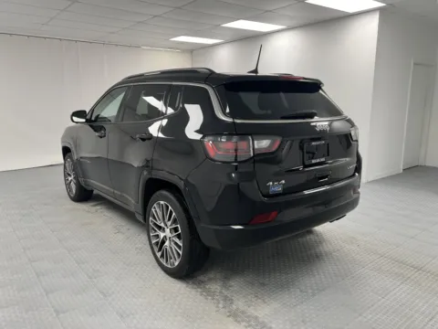 More photos of 2022 Jeep Compass Limited at MAG CDJR, MO