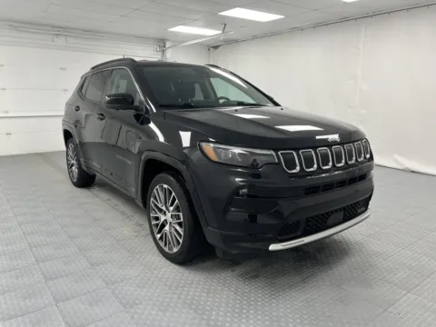 Black 2022 Jeep Compass Limited for sale in Chillicothe, MO