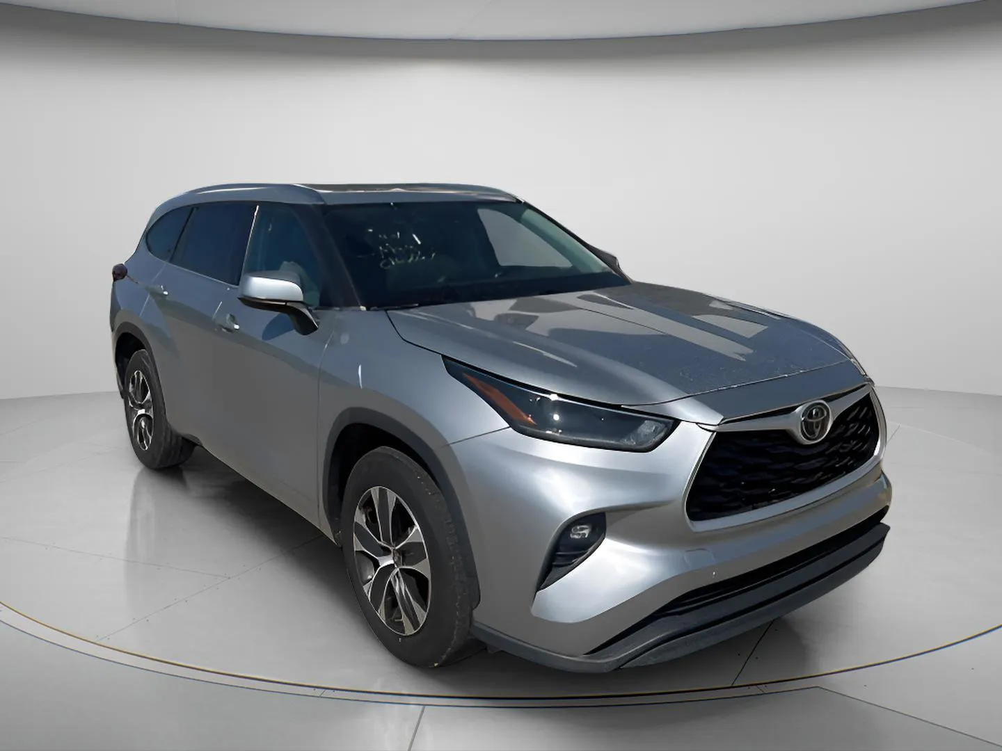 Black 2021 Toyota Highlander XLE for sale in Chillicothe, MO