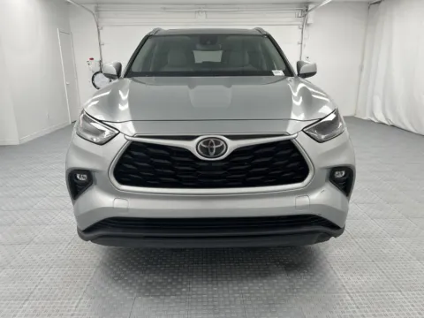 Photos of 2021 Toyota Highlander XLE for sale in Chillicothe, MO at MAG CDJR