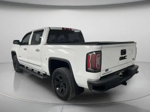 More photos of 2018 GMC Sierra 1500 SLT at MAG CDJR, MO