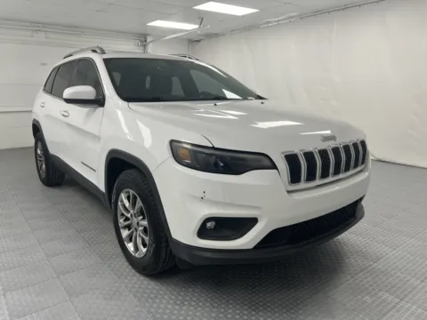White 2019 Jeep Cherokee Latitude Plus for sale in Chillicothe, MO