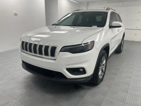 Another view of 2019 Jeep Cherokee Latitude Plus for sale in Chillicothe, MO at MAG CDJR