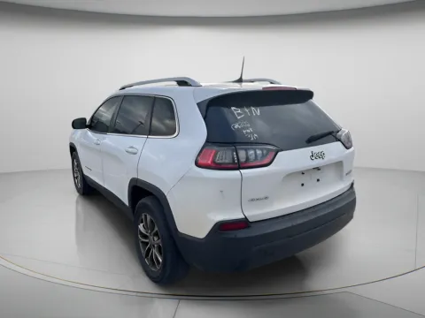 More photos of 2019 Jeep Cherokee Latitude Plus at MAG CDJR, MO