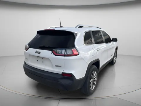 More photos of 2019 Jeep Cherokee Latitude Plus at MAG CDJR, MO