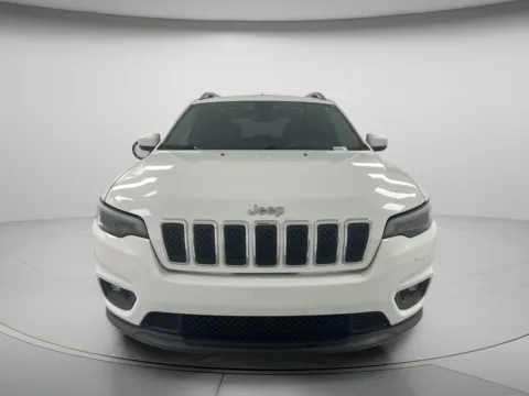 Photos of 2019 Jeep Cherokee Latitude Plus for sale in Chillicothe, MO at MAG CDJR