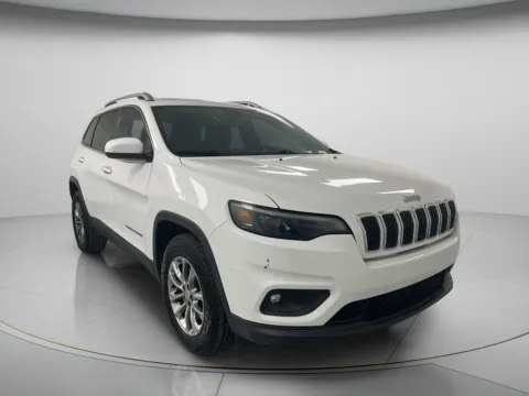 White 2019 Jeep Cherokee Latitude Plus for sale in Chillicothe, MO