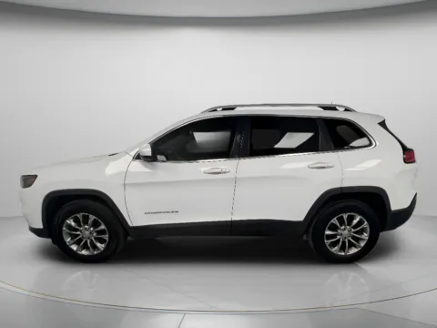 More photos of 2019 Jeep Cherokee Latitude Plus at MAG CDJR, MO