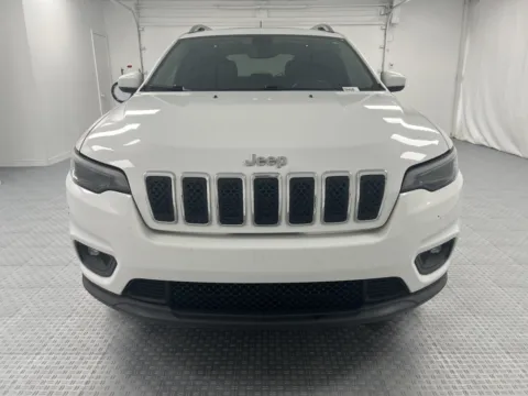Photos of 2019 Jeep Cherokee Latitude Plus for sale in Chillicothe, MO at MAG CDJR