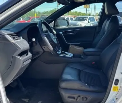 More photos of 2020 Toyota RAV4 Hybrid XSE at MAG CDJR, MO