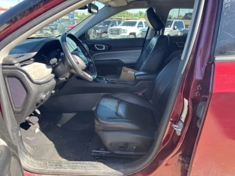 More photos of 2022 Jeep Compass Limited at MAG CDJR, MO