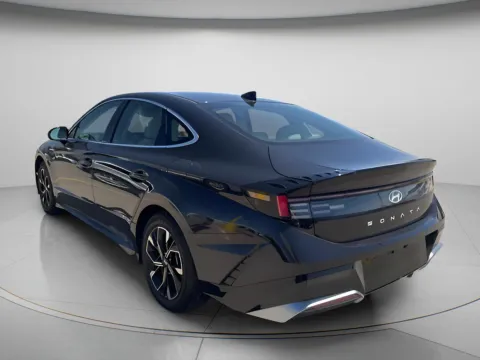 More photos of 2024 Hyundai Sonata SEL at MAG CDJR, MO