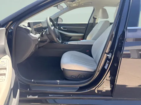 More photos of 2024 Hyundai Sonata SEL at MAG CDJR, MO