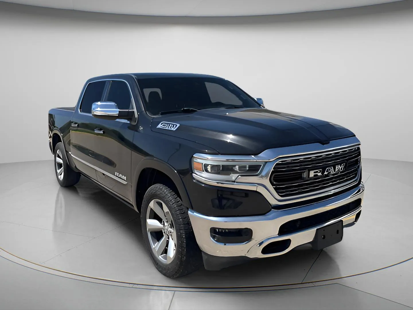 Black 2019 Ram 1500 Limited for sale in Chillicothe, MO